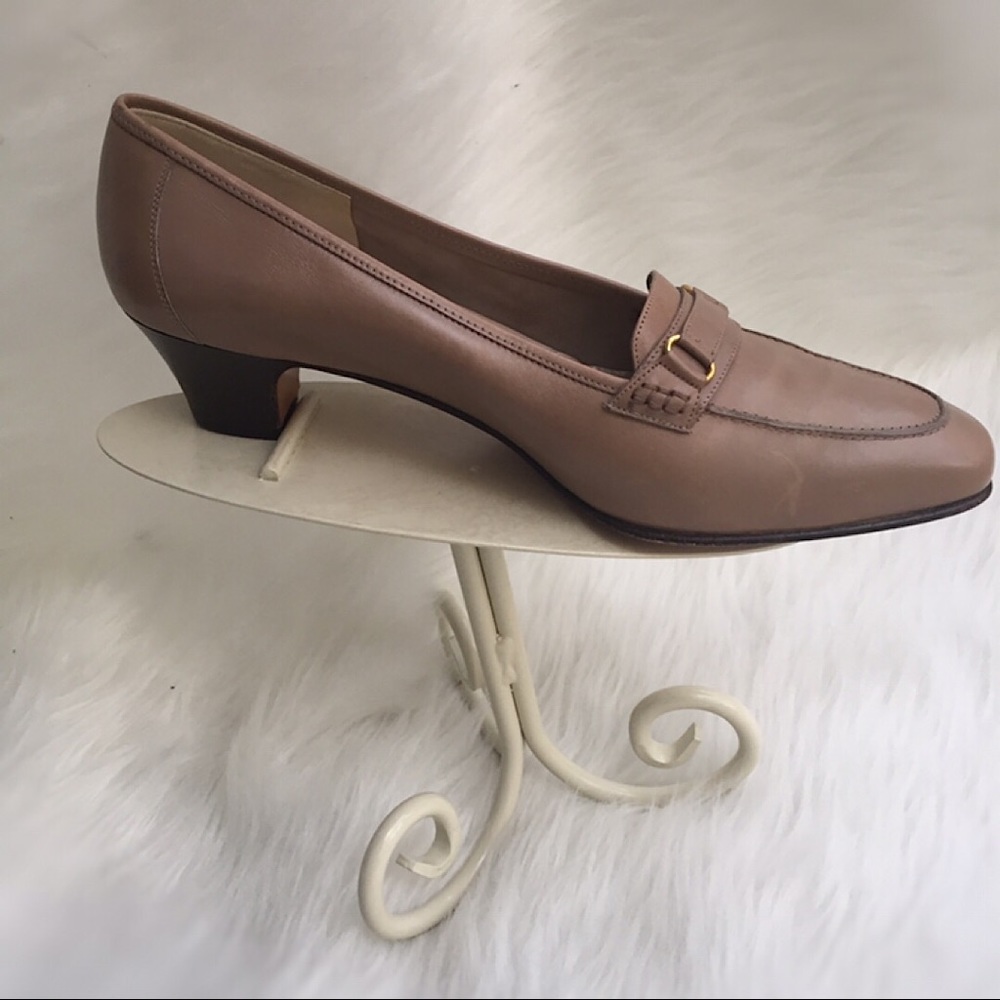 SALVATORE FERRAGAMO Italian Leather Heels Beige